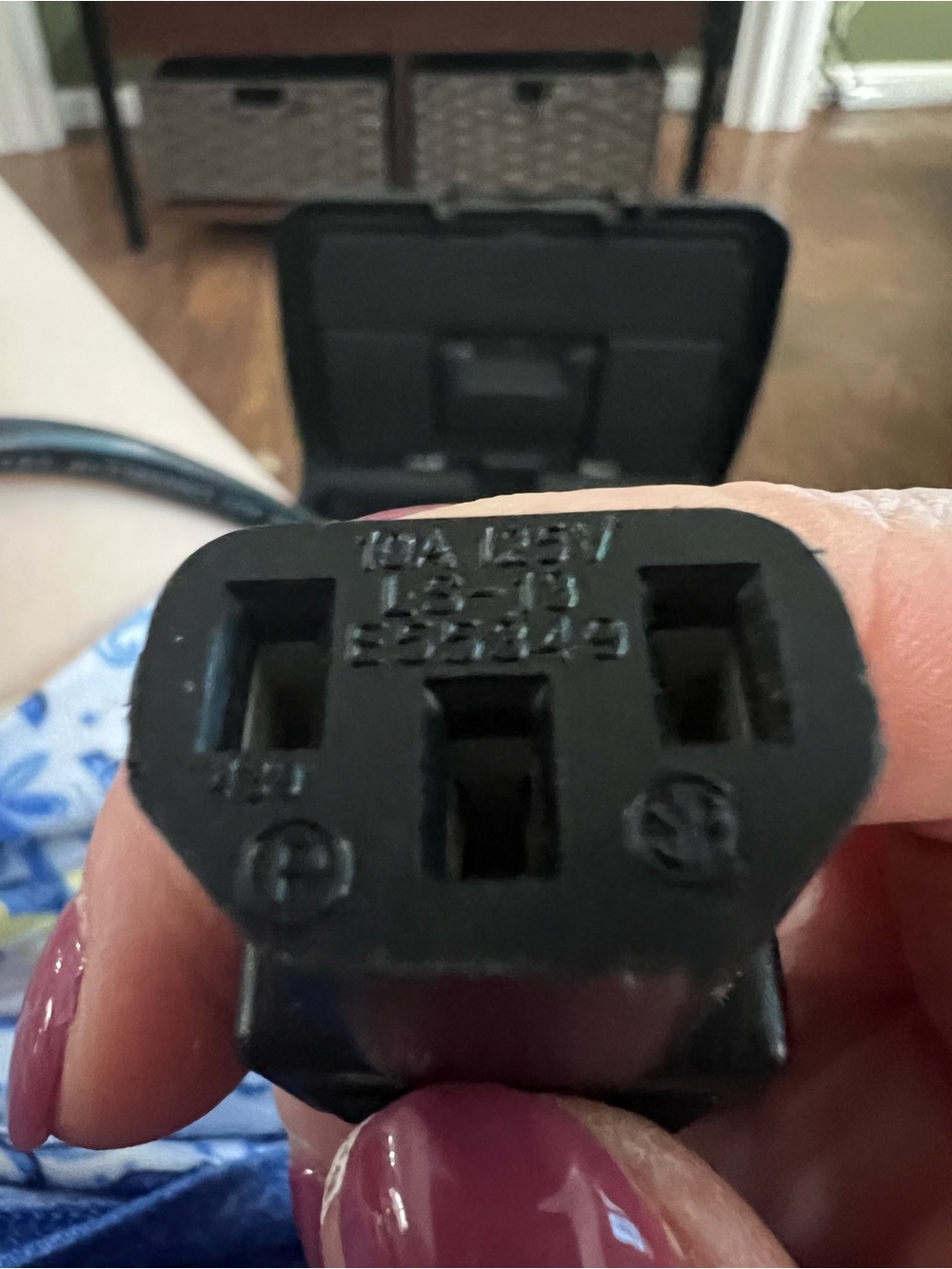 Standard Computer Power Connector - Picture 3 of 3